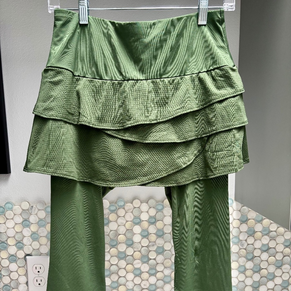 Lucky in Love Women's Scallop Skirt Capri in Olive Green